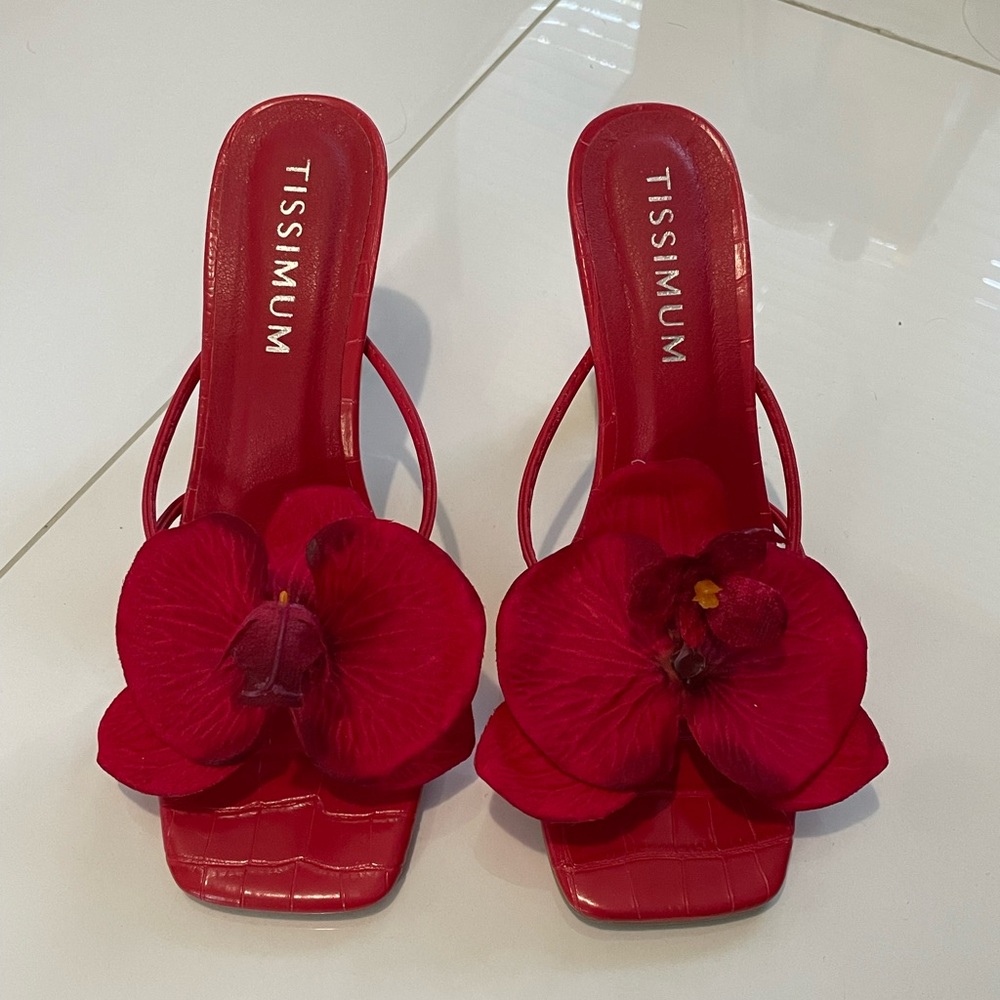 Red Floral Heels by TISSIMUM (7)(7.5)